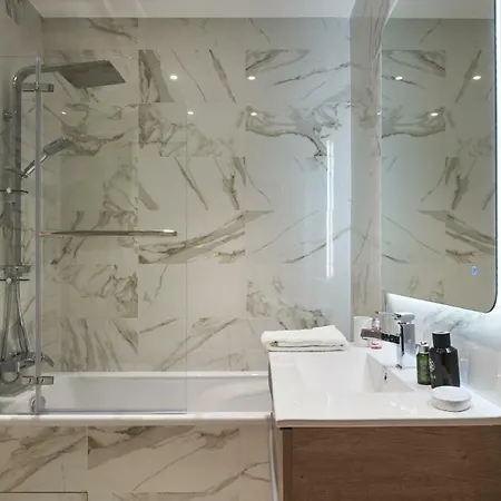 Rue D'antibes Appartement *